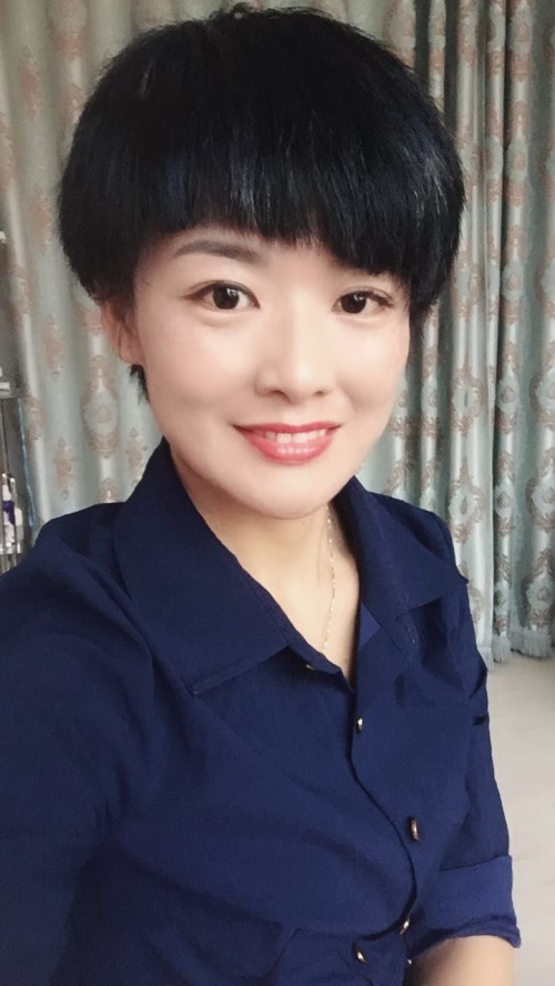纖指圓夢想！保定東方技工學校創(chuàng)業(yè)者——李丹！  