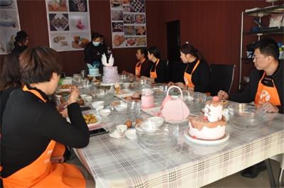 學(xué)習(xí)烤餅干去哪個學(xué)校好？   