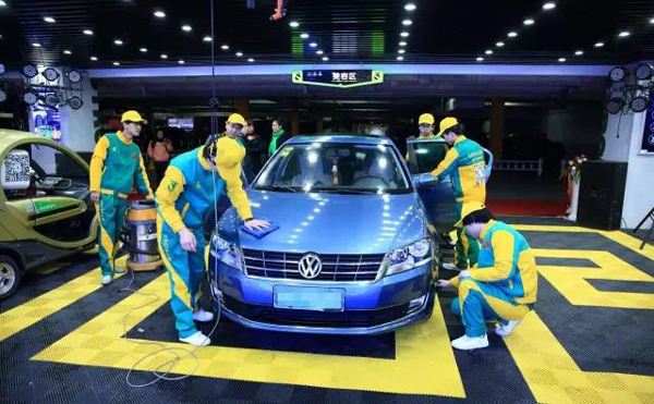 想學(xué)汽車(chē)運(yùn)用與維修專(zhuān)業(yè)？就選邢臺(tái)汽修服裝學(xué)校！