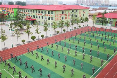 在臨沂想學(xué)機(jī)電專業(yè)去哪兒里？   