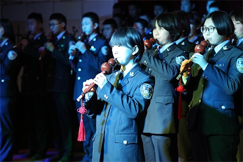 傳遞正能量！山東東營(yíng)金盾司法學(xué)校隆重舉行期末表彰大會(huì)暨家長(zhǎng)會(huì)